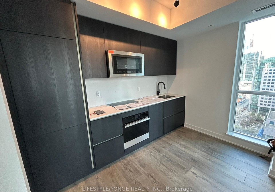 327-king-street-w-toronto-ontario-c12437700