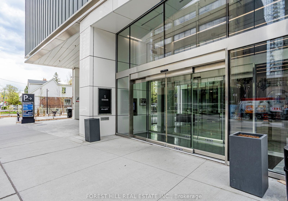 5-soudan-avenue-toronto-ontario-c12437751