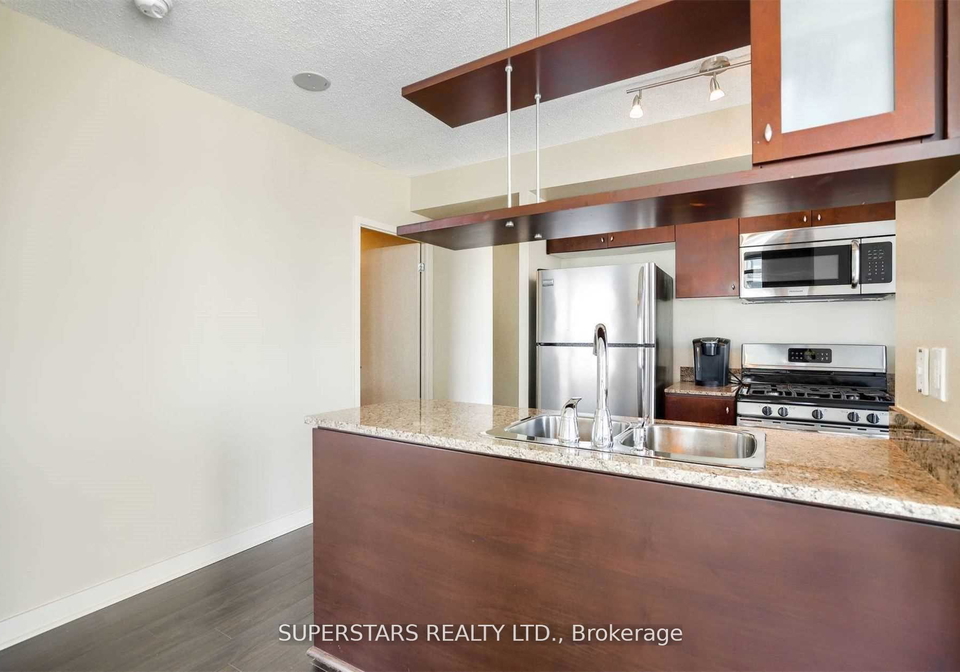 5-mariner-terrace-toronto-ontario-c12437953