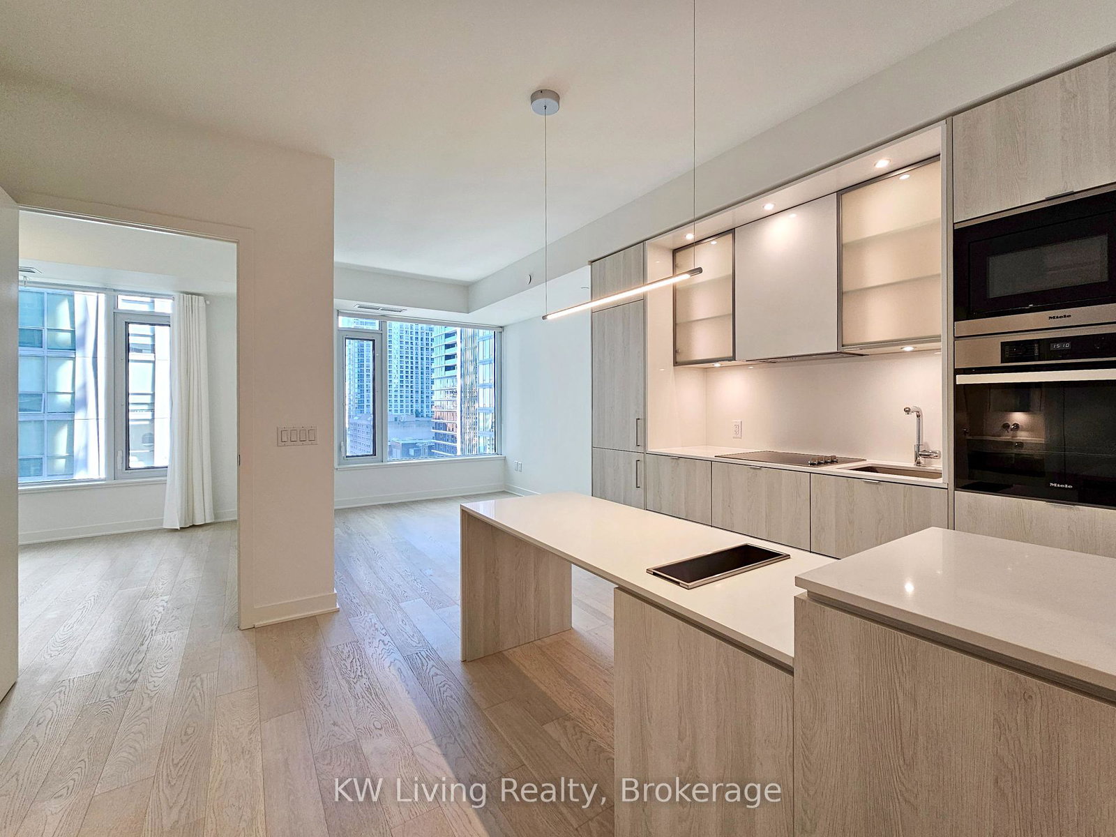 11-yorkville-avenue-toronto-ontario-c12438384