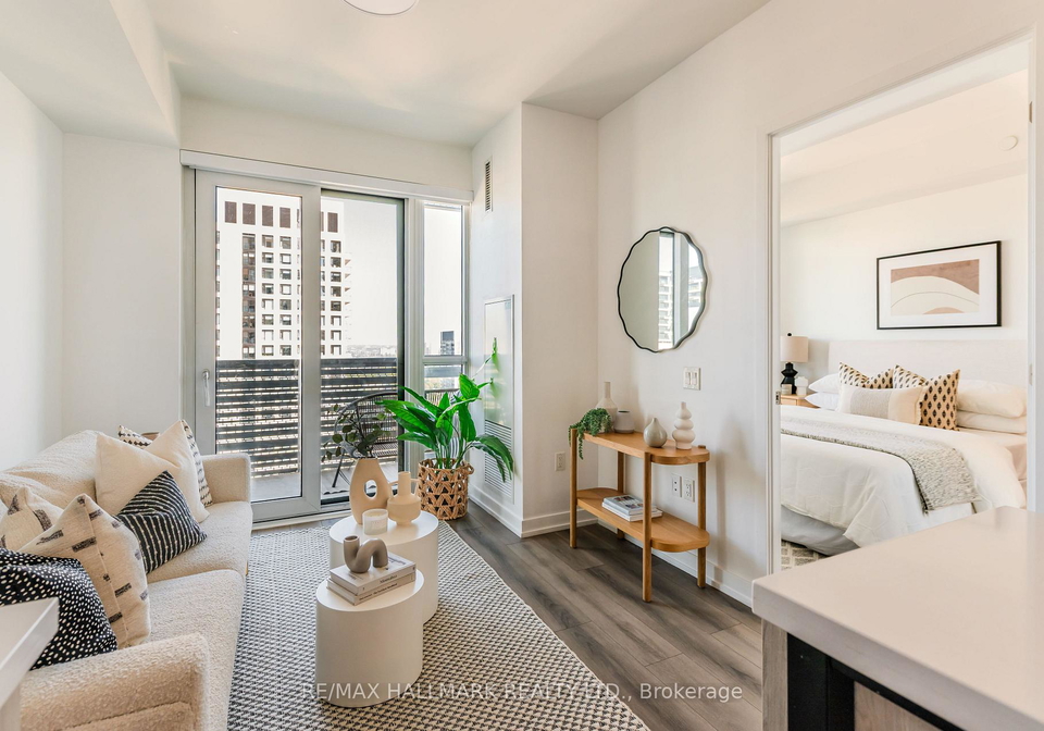 39-roehampton-avenue-toronto-ontario-c12438392