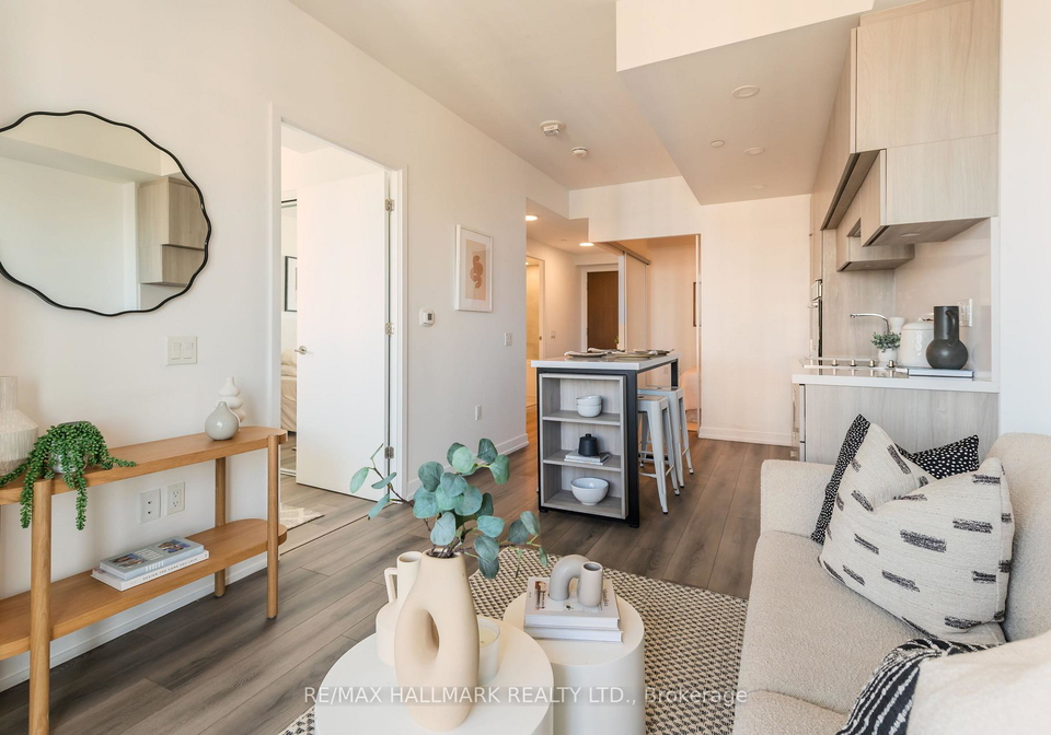 39-roehampton-avenue-toronto-ontario-c12438392