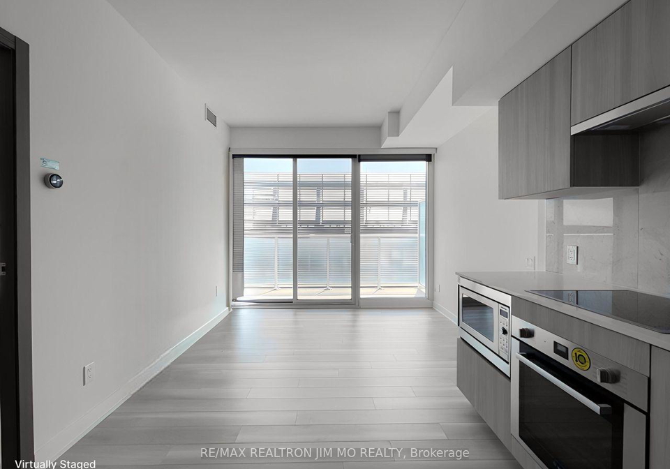 17-bathurst-street-toronto-ontario-c12438464