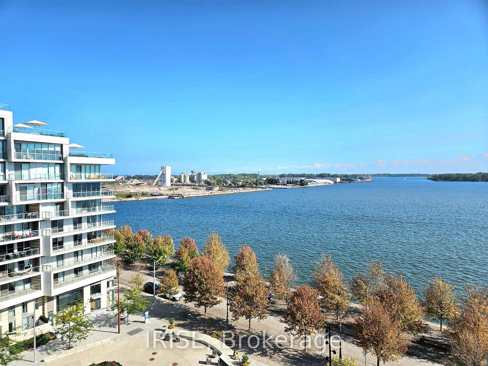 1-edgewater-drive-toronto-ontario-c12438502