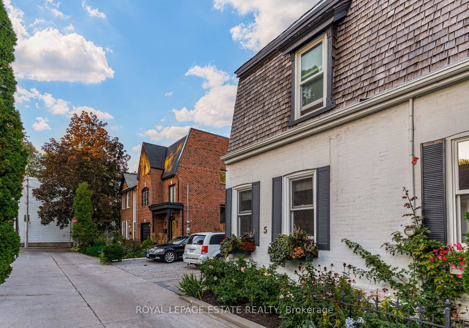 5-woodstock-place-toronto-ontario-c12438599