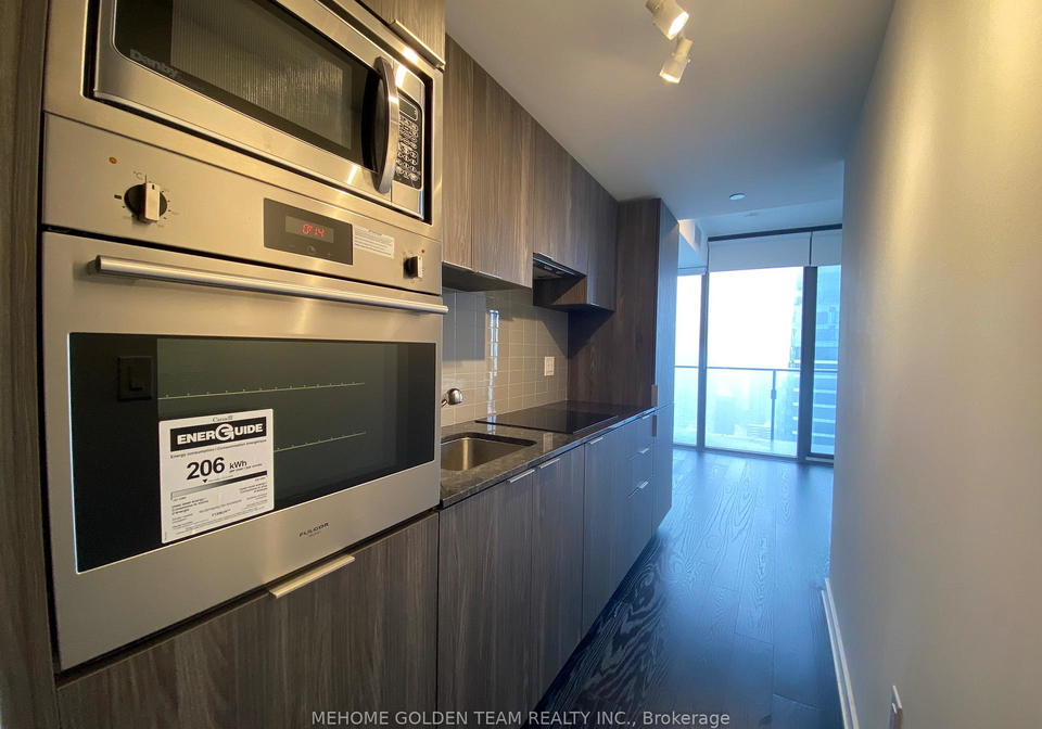 11-wellesley-street-toronto-ontario-c12438647