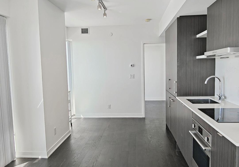 88-harbour-street-toronto-ontario-c12438775