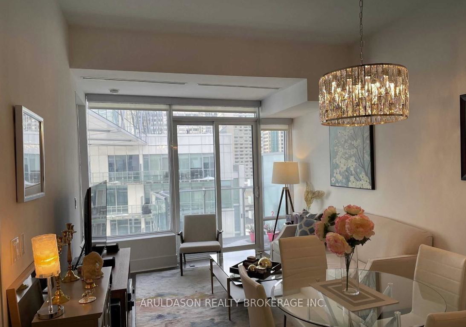 29-queens-quay-e-toronto-ontario-c12438780