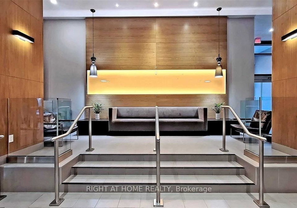 295-adelaide-street-w-toronto-ontario-c12438790