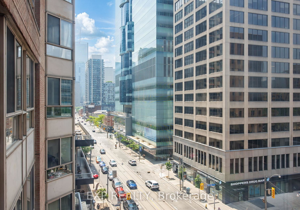711-bay-street-toronto-ontario-c12439029