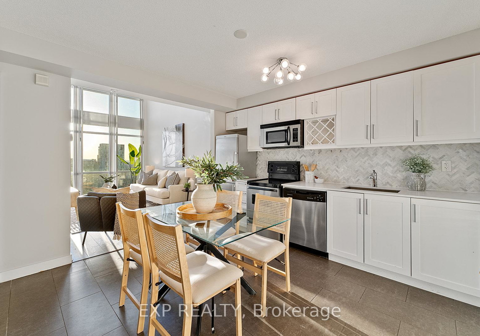 15-fort-york-boulevard-toronto-ontario-c12439434