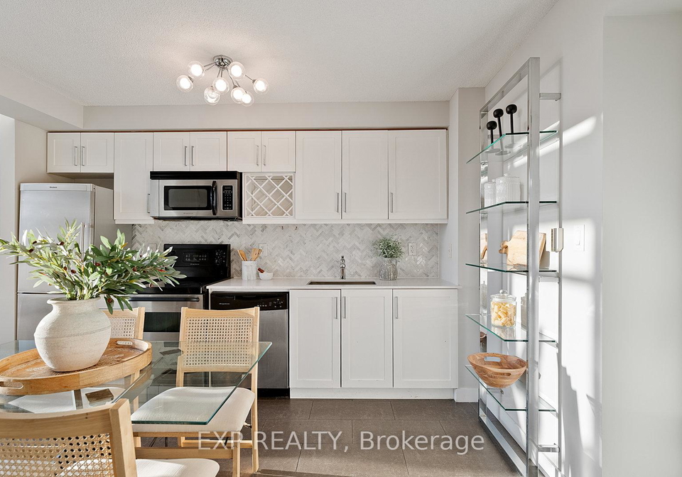 15-fort-york-boulevard-toronto-ontario-c12439434