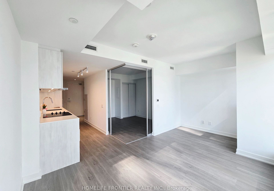 8-wellesley-street-w-toronto-ontario-c12439536
