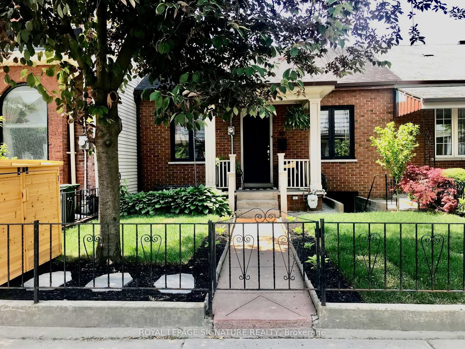 10-lippincott-street-toronto-ontario-c12439560