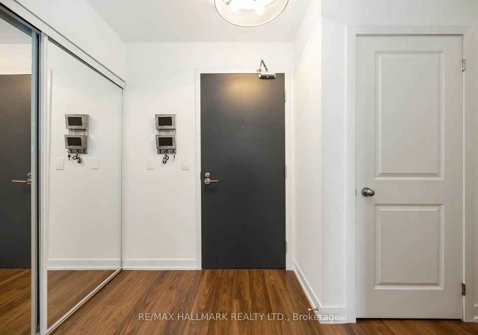 105-george-street-toronto-ontario-c12439792
