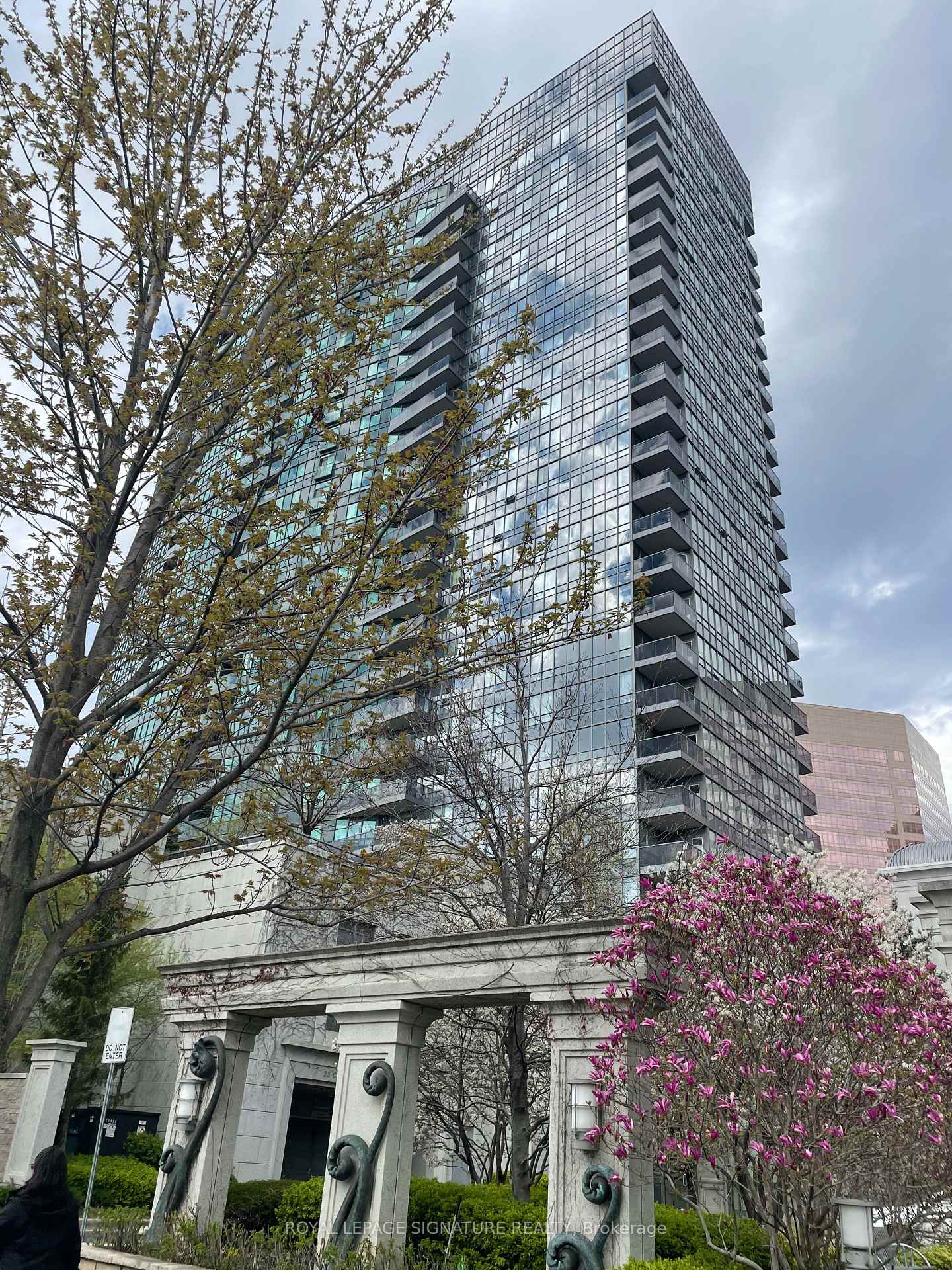 25-greenview-avenue-toronto-ontario-c12439866