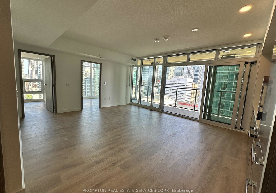 1-concord-cityplace-way-toronto-ontario-c12439964