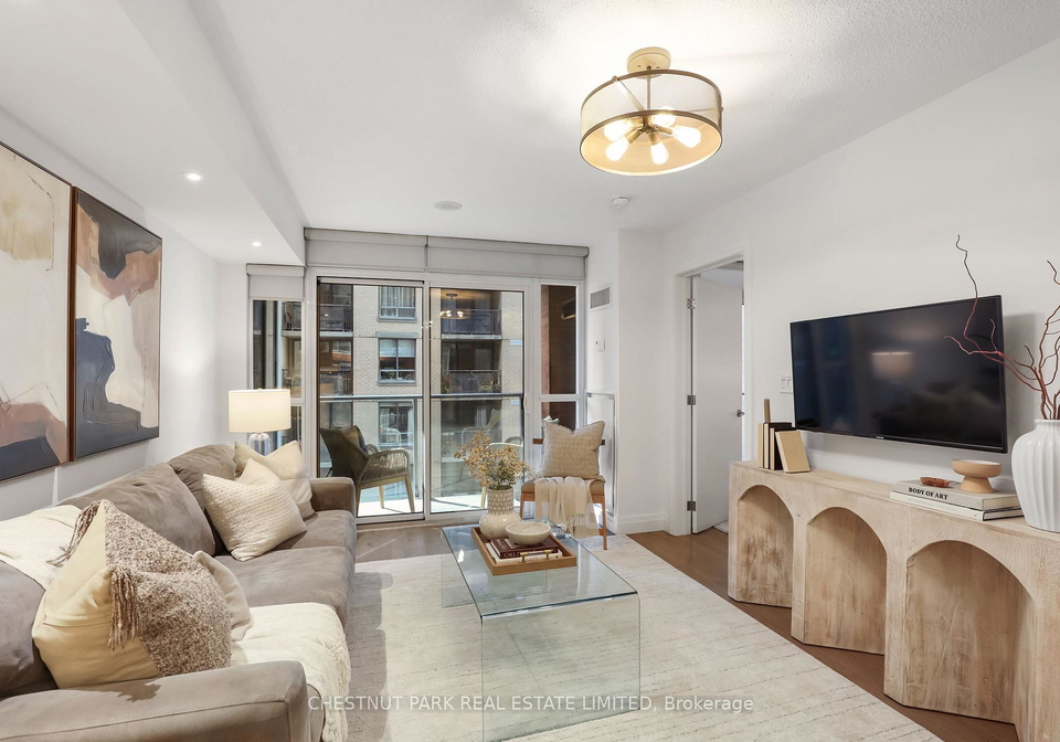 126-simcoe-street-toronto-ontario-c12440163