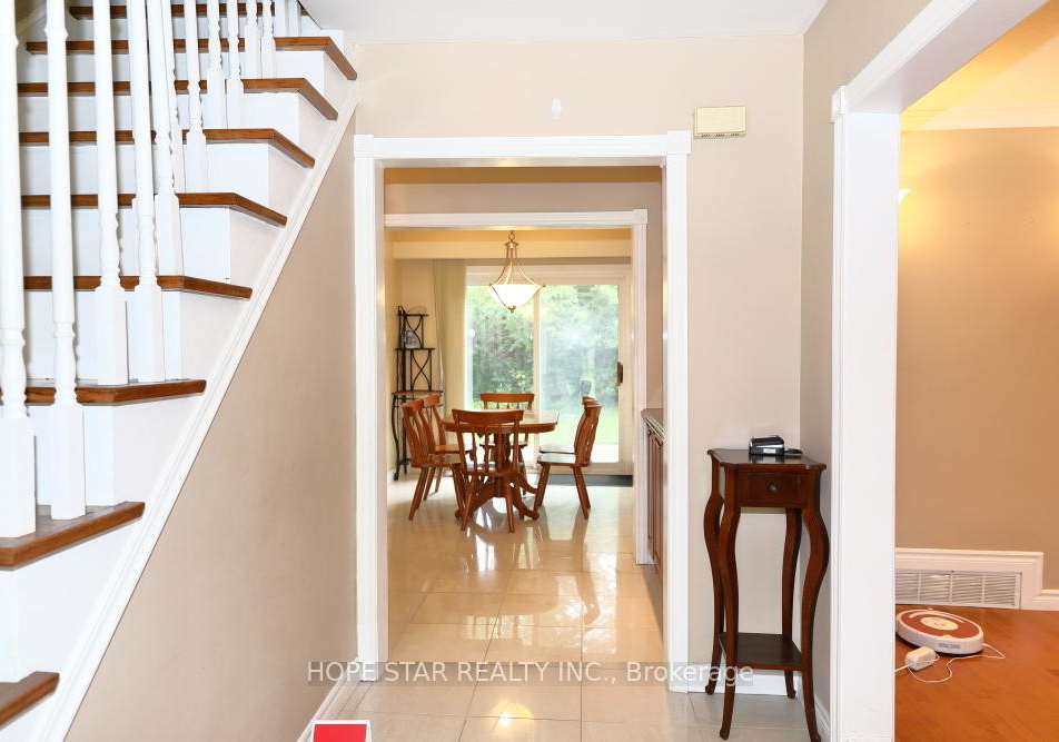 39-unicorn-avenue-north-york-ontario-c12440377