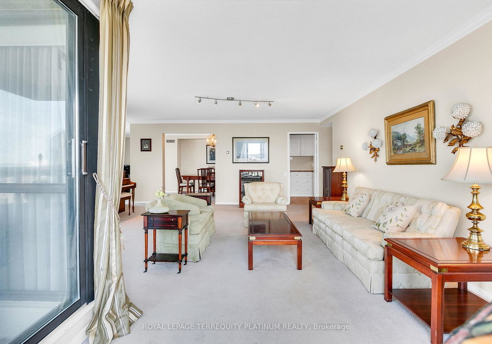 3-concorde-place-north-york-ontario-c12440636