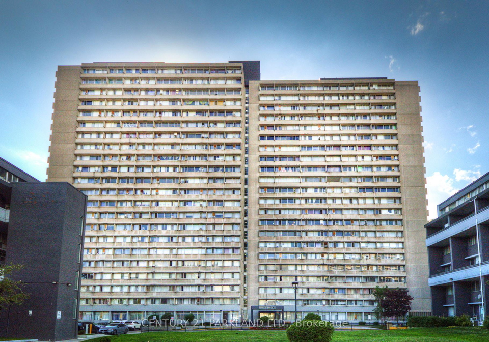 10-sunny-glenway-east-york-ontario-c12440875