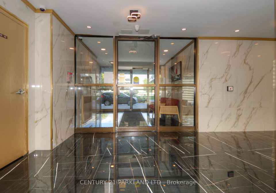 10-sunny-glenway-east-york-ontario-c12440875