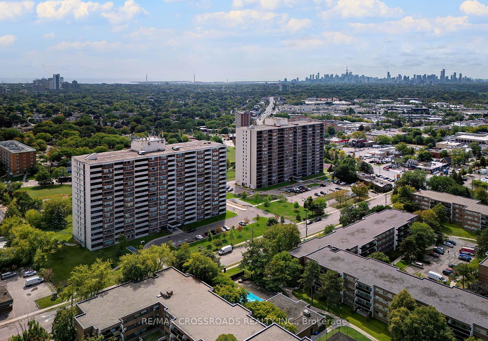 25-sunrise-avenue-north-york-ontario-c12440919