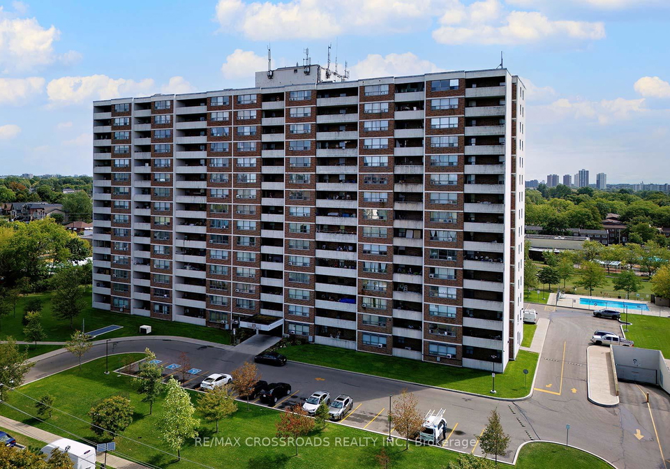 25-sunrise-avenue-north-york-ontario-c12440919