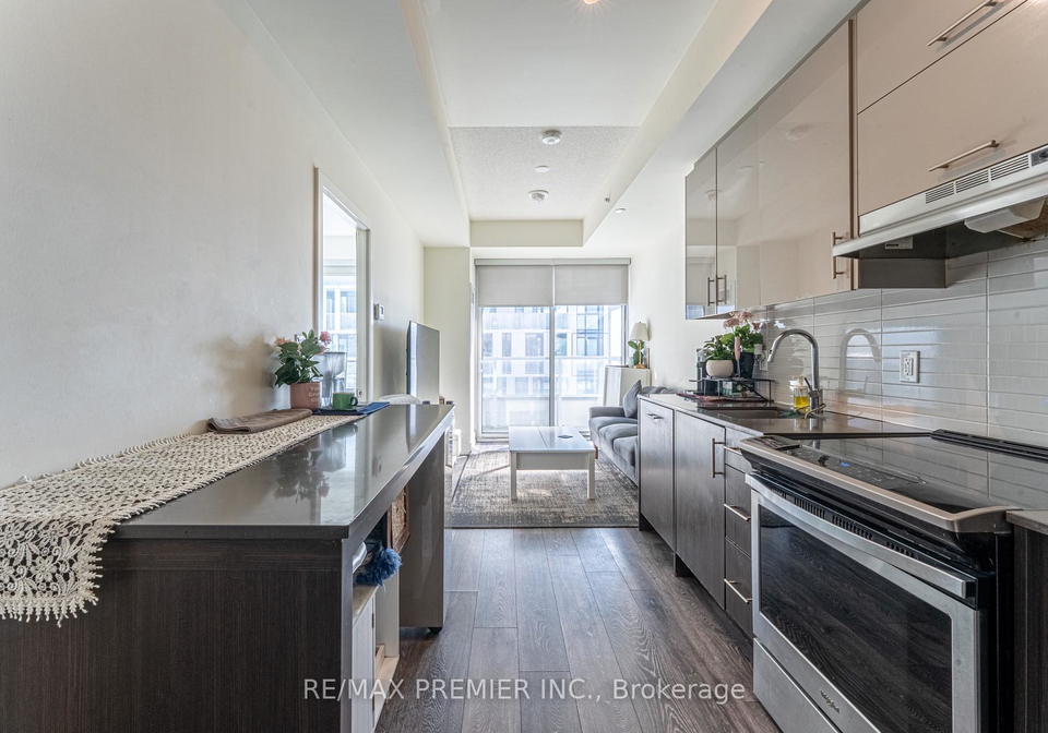 180-fairview-mall-drive-north-york-ontario-c12441381