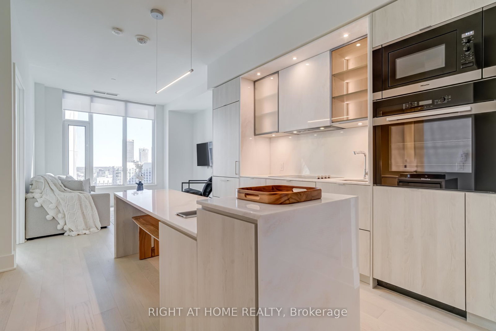 11-yorkville-avenue-toronto-ontario-c12442230