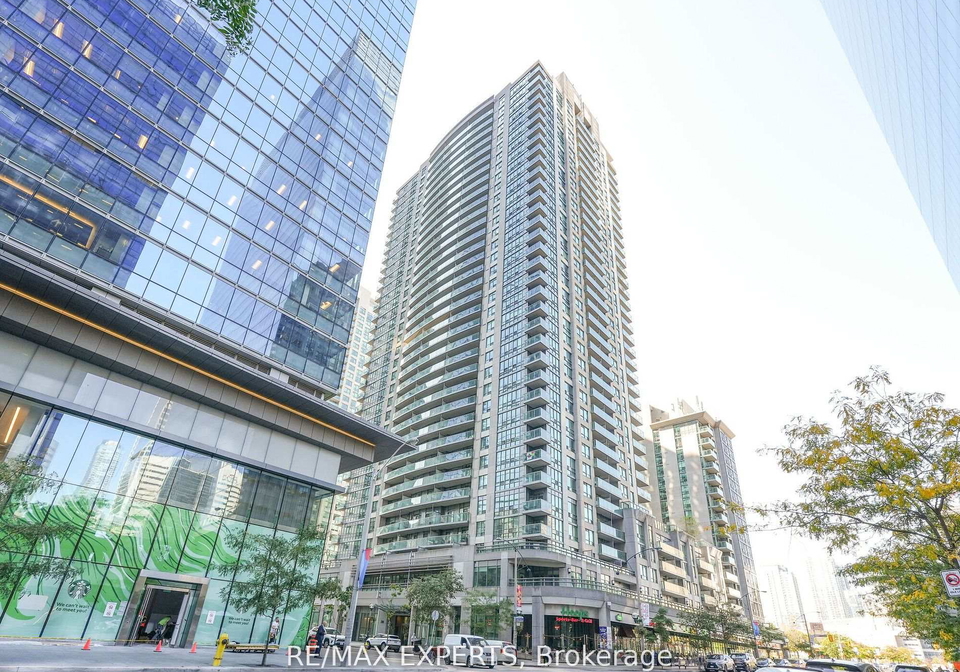 30-grand-trunk-crescent-toronto-ontario-c12442736