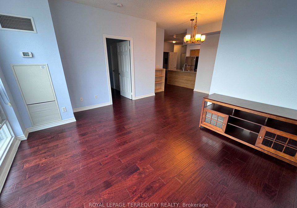 761-bay-street-toronto-ontario-c12442780