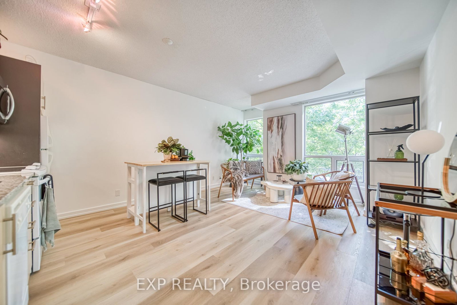 350-wellington-street-w-toronto-ontario-c12443280