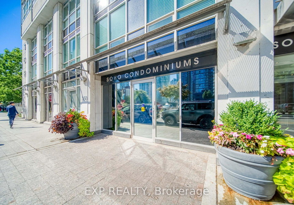 350-wellington-street-w-toronto-ontario-c12443280