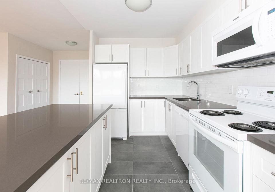 10-shallmar-boulevard-toronto-ontario-c12443424
