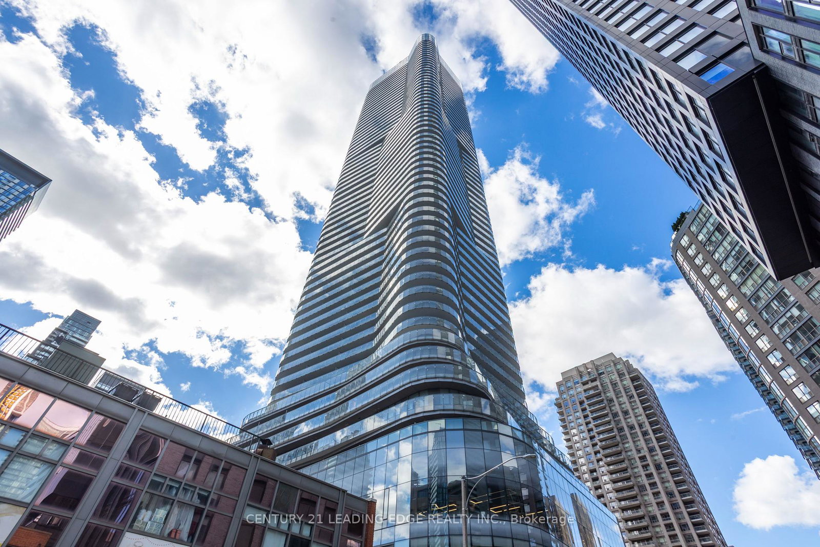 11-wellesley-street-w-toronto-ontario-c12443588