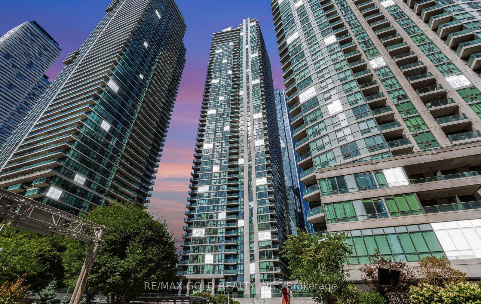33-bay-street-toronto-ontario-c12443765