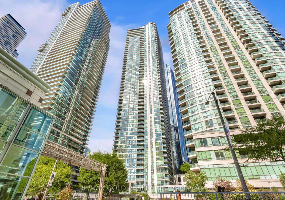 33-bay-street-toronto-ontario-c12443765