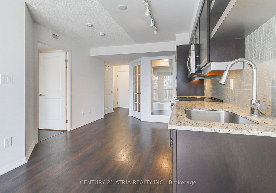 400-adelaide-street-toronto-ontario-c12443852