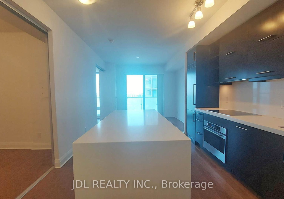 1080-bay-street-toronto-ontario-c12443879