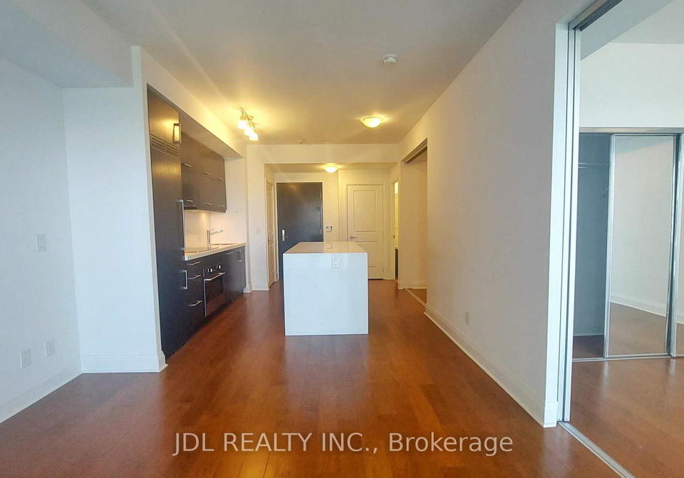 1080-bay-street-toronto-ontario-c12443879