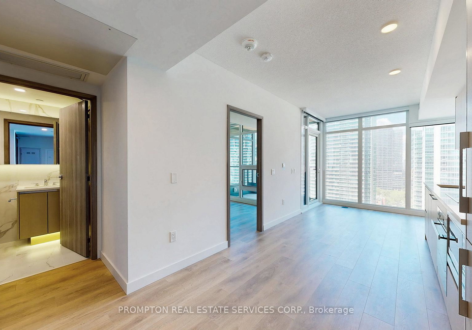 1-concord-cityplace-way-toronto-ontario-c12444047
