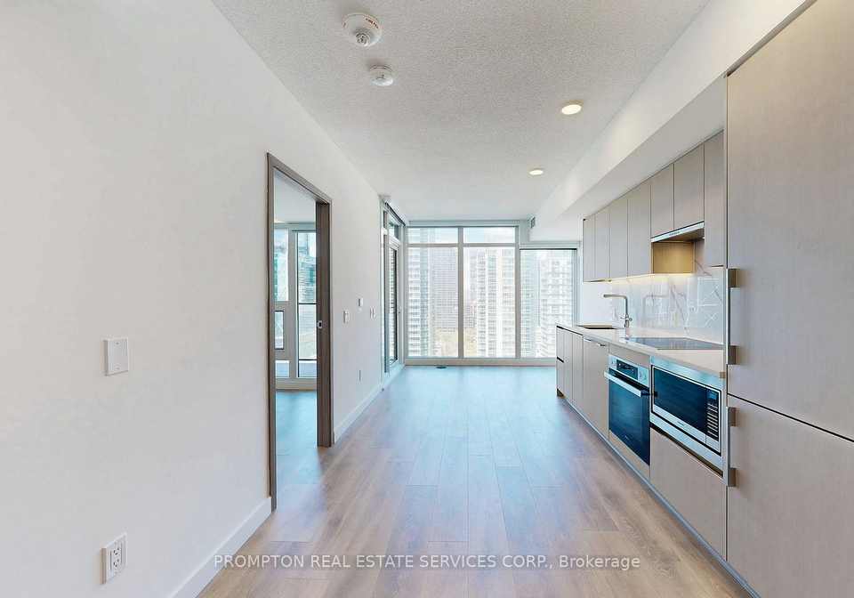 1-concord-cityplace-way-toronto-ontario-c12444047