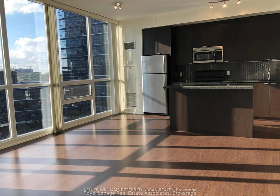 23-sheppard-avenue-e-north-york-ontario-c12444277