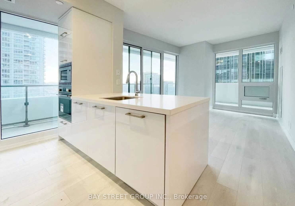 2221-yonge-street-toronto-ontario-c12444638