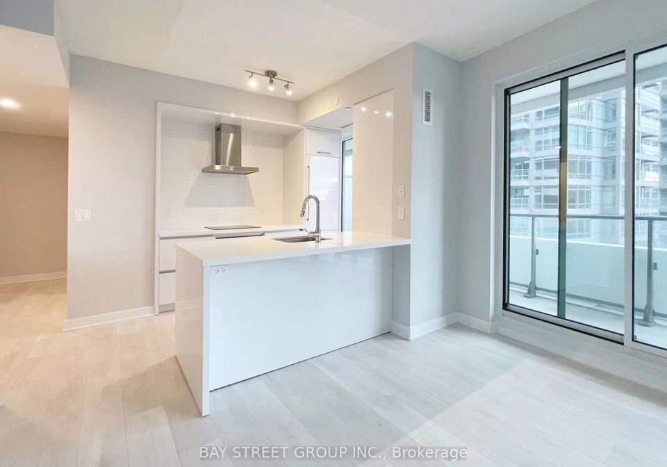 2221-yonge-street-toronto-ontario-c12444638
