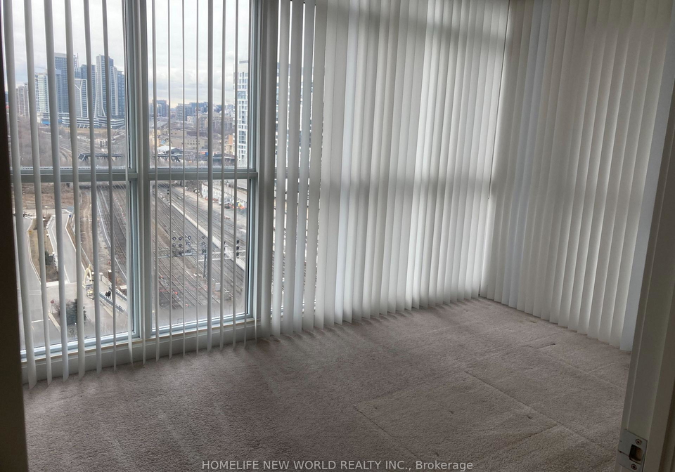 15-iceboat-terrace-toronto-ontario-c12444726