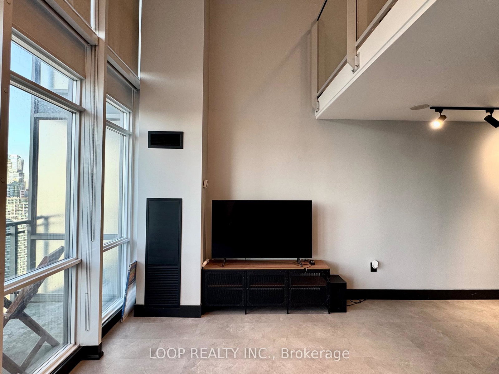 15-fort-york-boulevard-toronto-ontario-c12444752