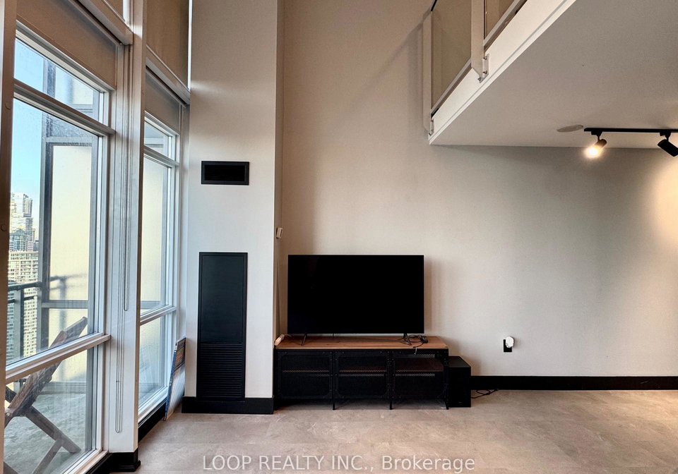 15-fort-york-boulevard-toronto-ontario-c12444752