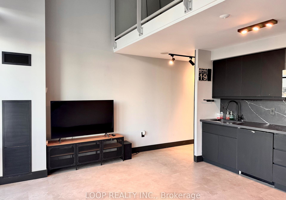 15-fort-york-boulevard-toronto-ontario-c12444752